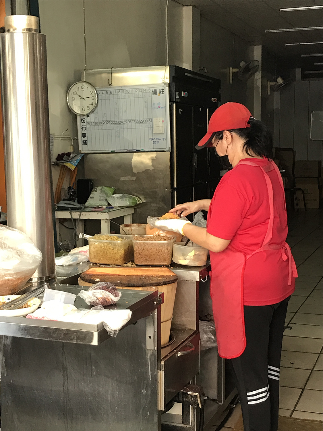 屋台の台湾おにぎり作っている風景